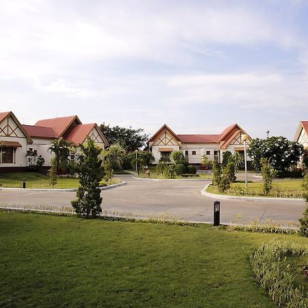 Myat Taw Win Hotel Naypyidaw Chambre photo