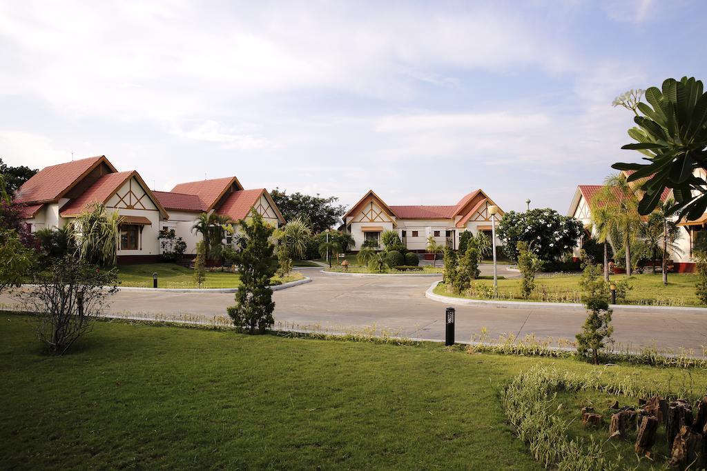 Myat Taw Win Hotel Naypyidaw Chambre photo