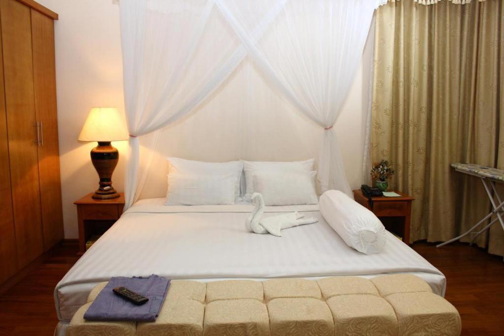 Myat Taw Win Hotel Naypyidaw Extérieur photo