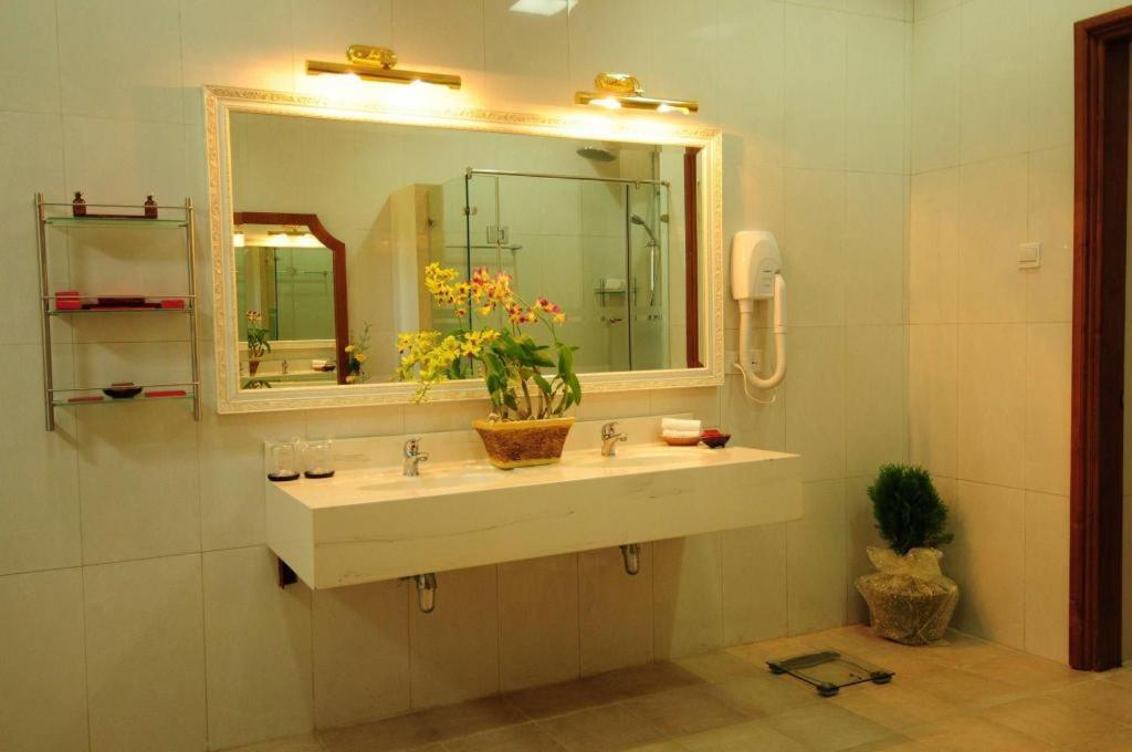 Myat Taw Win Hotel Naypyidaw Extérieur photo