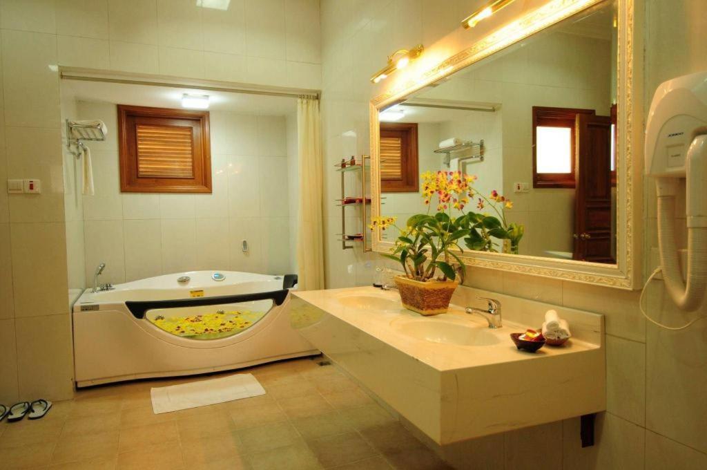 Myat Taw Win Hotel Naypyidaw Extérieur photo