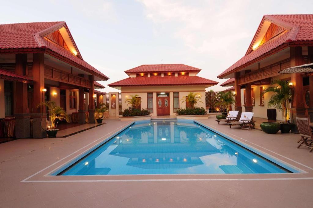 Myat Taw Win Hotel Naypyidaw Extérieur photo