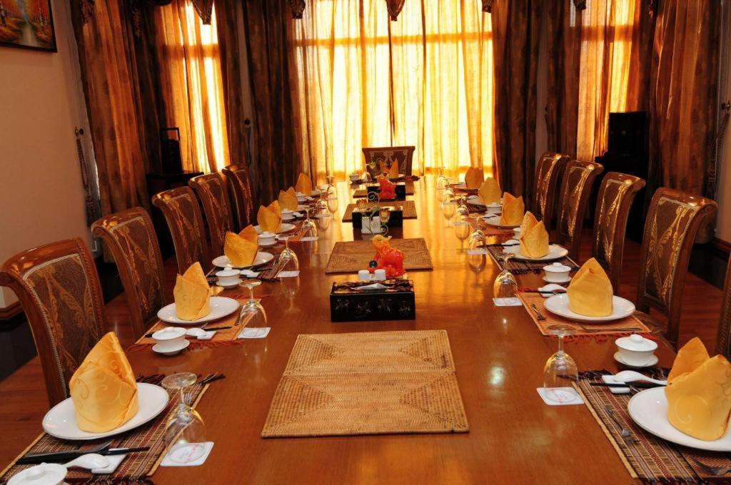 Myat Taw Win Hotel Naypyidaw Extérieur photo