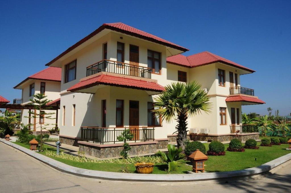 Myat Taw Win Hotel Naypyidaw Extérieur photo