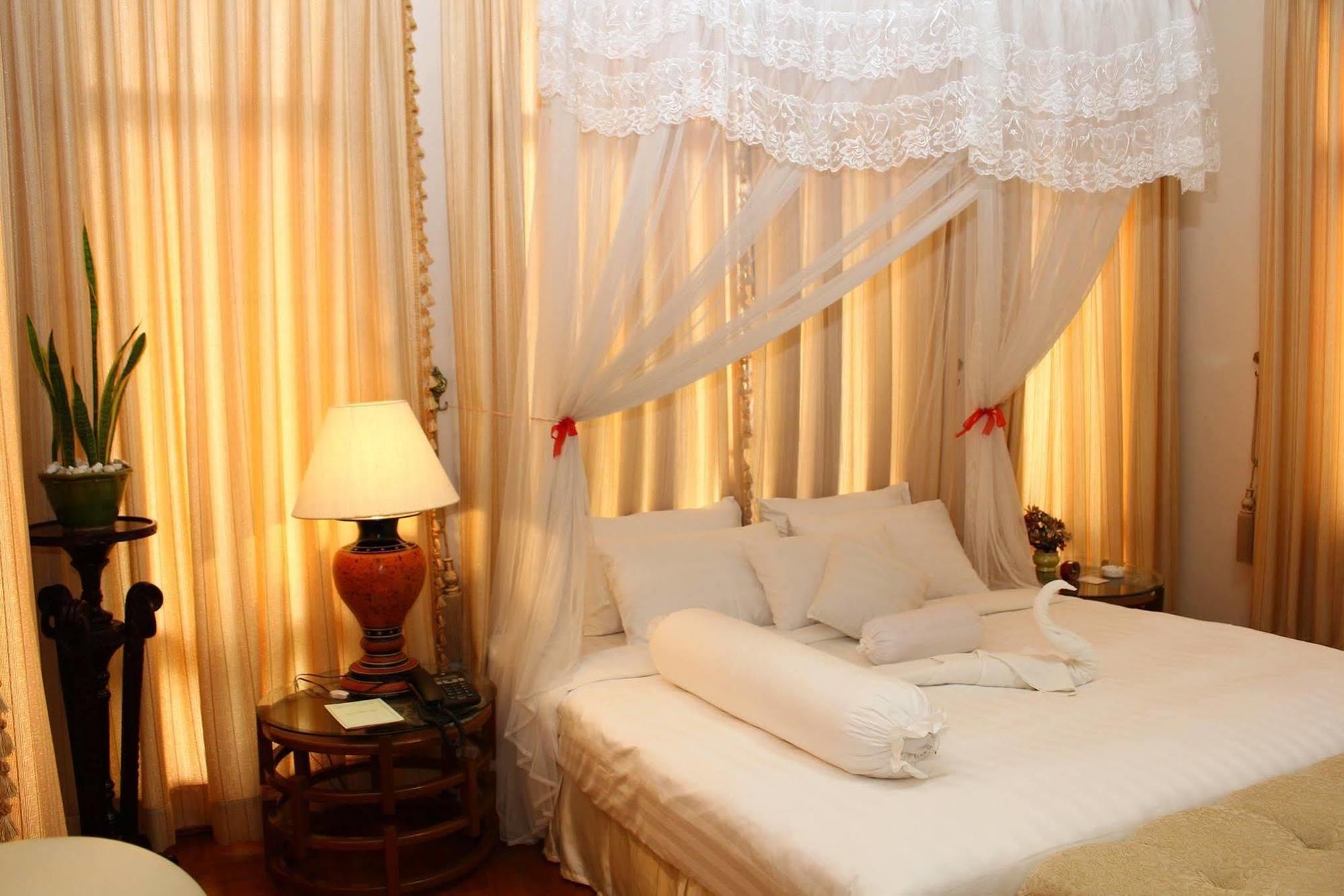 Myat Taw Win Hotel Naypyidaw Extérieur photo