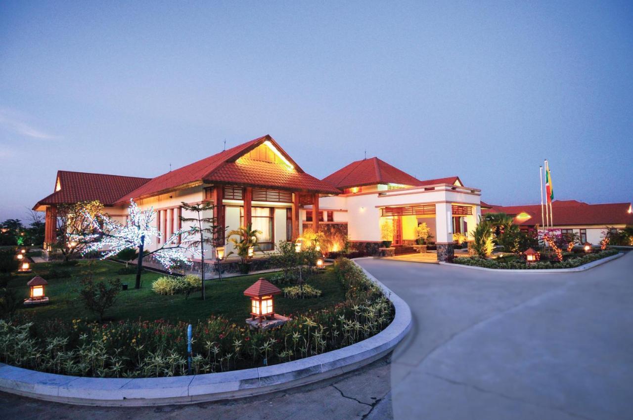 Myat Taw Win Hotel Naypyidaw Extérieur photo